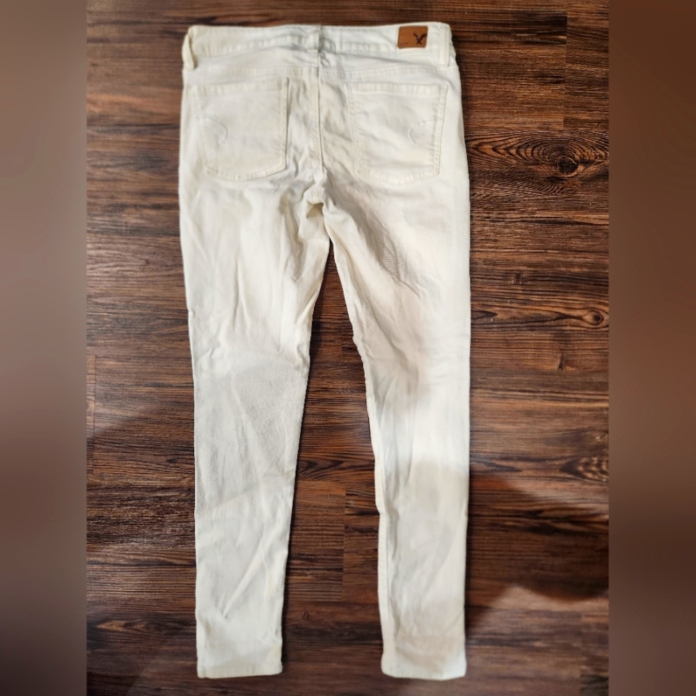 White American Eagle Jeans size 6